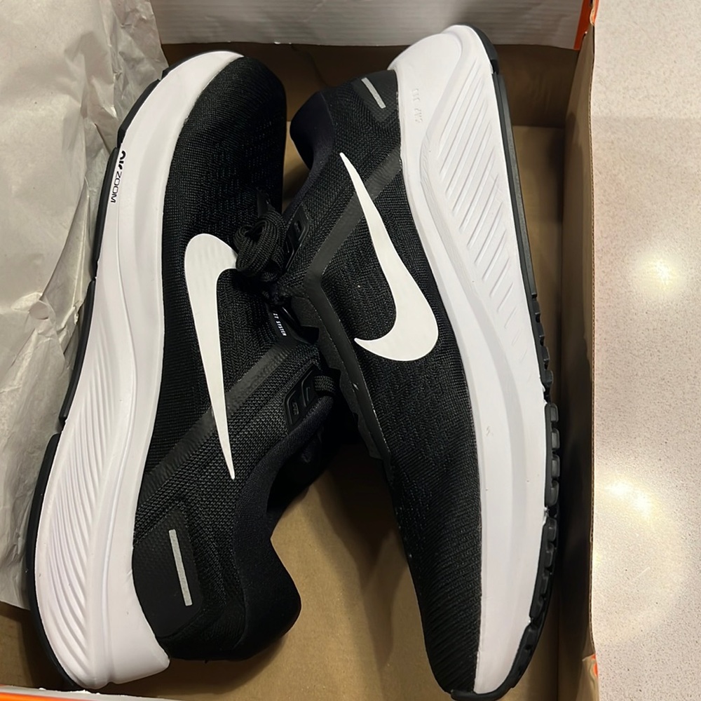 Nike Air Zoom Structure 24
